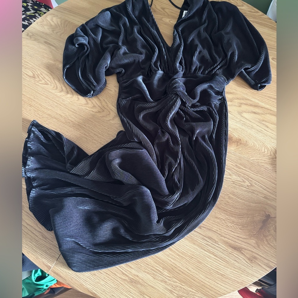 Mila Mae Black Maxi Pleated Dress